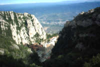 montserrat monasterio entre cerros