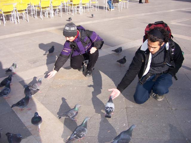 20060104_Fabi_Guri_Piazza.JPG.jpg