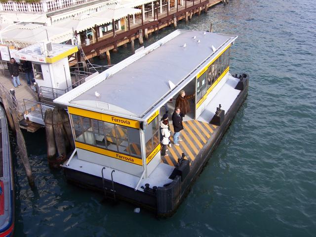 20060104_Nico_Vaporetto.JPG.jpg