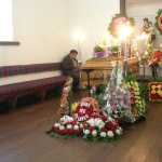 El velatorio de mi abuelo

The "velatorio" (an afternoon during the which the coffin is displayed so friends and family can say goodbye to the deceased)