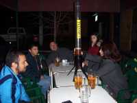 Una "jirafa" llena de cerveza

A "giraffe" full of beer