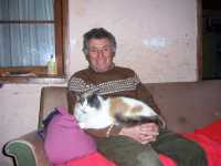 El pap� de Fabiola y la Rinrin

Fabiola's father with Rinrin