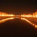 Una vista nocturna del R�o Arno

The Arno River at night