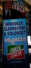La BBC retrat� muy bien la campa�a electoral italiana: "El primer ministro se ha comparado a s� mismo con Jesucristo, atac� a los magistrados, dijo que los empresarios est�n locos y ha calificado a sus opositores de centro izquierda de "coglioni" (huevones/cojones/imb�ciles)."

The BBC portraits quite well the Italian campaign: the prime minister has compared himself to Jesus, has attacked maggistrates and said that businessmen are crazy and has called his opositors of the center left "coglione" (lit. "testicle", eq. to idiot)

