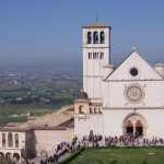 La catedral m�s importante, donde est� enterrado San Francisco de As�s.

The most important cathedral, where San Francisco de Asis is buried.