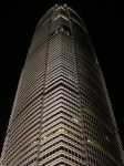 
... cuando la ciudad realmente brilla.

... when the city really shines.
