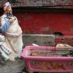 
Una estatua muy peque�a.

A very small statue.
