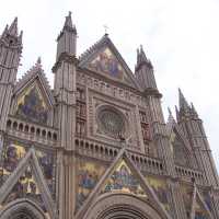 El Duomo (catedral) de Orvieto

Orvieto's Duomo (cathedral)