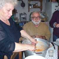 El Papa y la Mam� de L. durante el almuerzo en su casa. Este momento fue emocionante, porque era compartir con una familia italiana de verdad

L.'s Mother and Father during the lunch in their home. This moment was exciting, because we were sharing with a real italian family