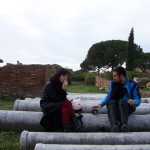 Haciendo un picnic con t� y hamburguesas de soja.

A picnic with tea and soja hamburgers.