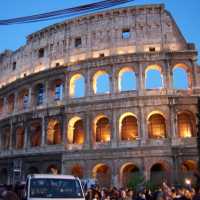 El Coliseo iluminado para el V�a Crucis nocturno que el Papa conmemora el d�a viernes santo

The Colosseo with lights for the "Via Crucis" that the Pope conmemorate on Holy Friday