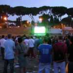 Pantalla gigante en el Circo Massimo para la final del mundial de f�tbol

Giant screen at the Circo Massimo for the final of the World Cup