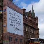 Una petici�n de matrimonio muy en p�blico

A marriage petition in a very public way