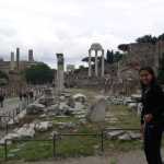 N. en el foro romano

N. at the Foro Romano

