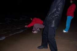 L. intentando tocar el mediterr�neo sin mojarseL. trying to touch the mediterranean without getting all wet