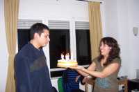 R. cumpli� a�os ...R. had his birthday ...

