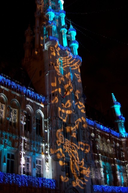 Hab�a un show de luces en la plaza centralThere was a light show at the main square