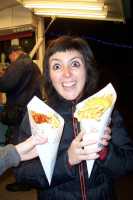 ... y mundialmente famosas papas fritas ;-) que a Fabiola le encantan... and world famous fries ;-) that Fabiola loves