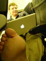 R. de vuelta a Barcelona en el avi�nR. on the plane back to Barcelona
