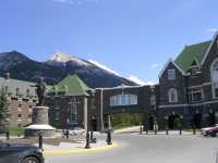 El enorme hotel Banff SpringsThe huge Banff Springs hotel