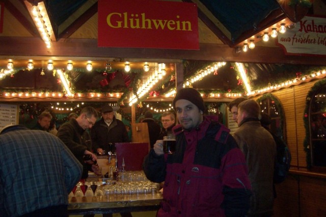 Un reponedor Gl�hwein (que en Chile se llama "navegado")A warming Gl�hwein (in Chile it is called "navegado")