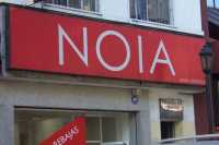 Una tienda de ropa espa�ola llamada "noia" (palabra catalana para "chica" o "mujer joven")An Spanish clothing shop named "noia" (catalan for young woman)
