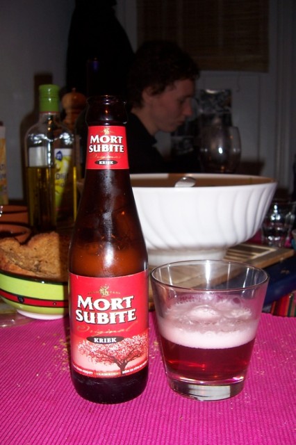 Una buena cerveza con un sugestivo nombreA good beer with a suggestive name