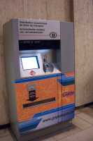 Este quiosco de venta de tickets ten�a un peque�o problema ...This tickets sale kiosk had a small problem ...