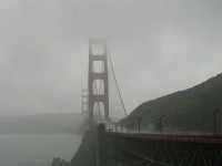 El Golden Gate apareciendo desde la nieblaThe Golden Gate coming from the fog
