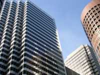 Vista del centro de la ciudad a trav�s de un sunroofView from the city center through a sunroof