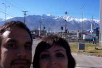 Fabiola y ChaTo con la cordillera al fondoFabiola and ChaTo with the Andes behind