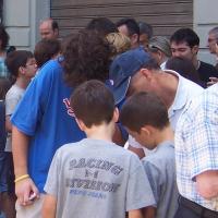 Intercambiando cartas en la calle